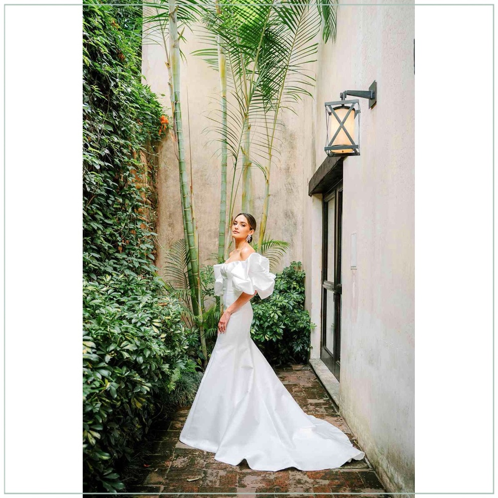$8500 Monique Lhuillier ‘Admire’ Mikado Silk Runway Bridal Gown - Picture 2 of 16